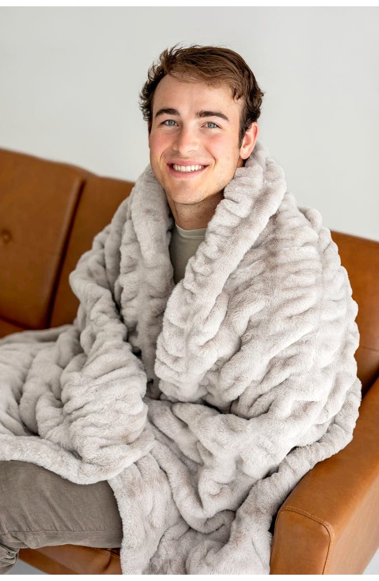 Minky Couture Hugs Tranquil Dove Blanket, Main, color, Gray