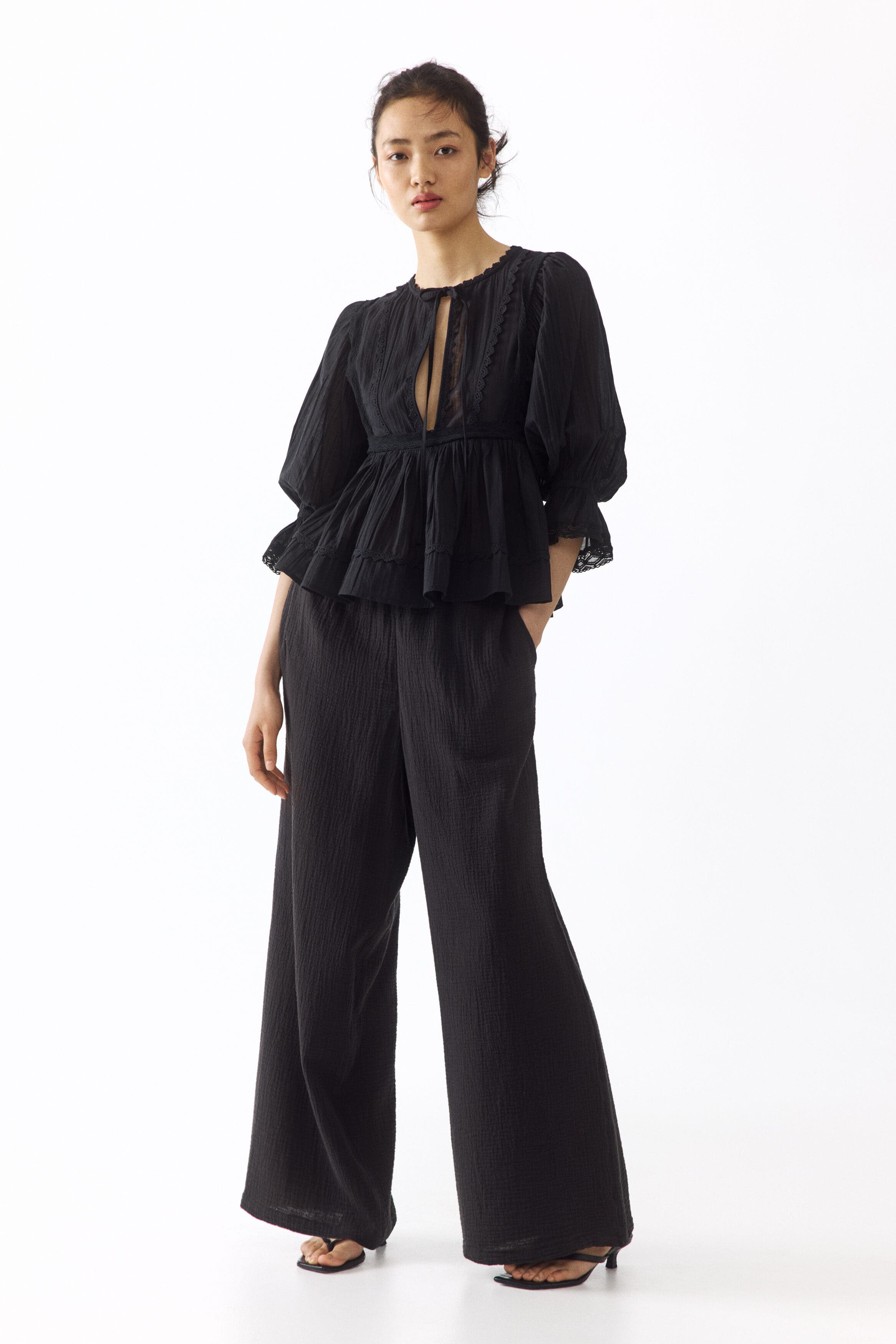 Straight-leg muslin pants