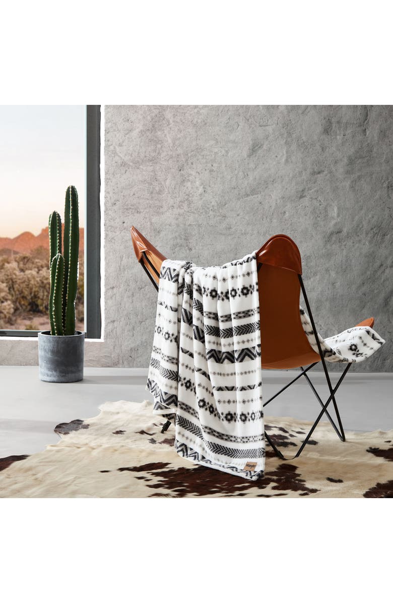 Wrangler Diamond Trail Fleece Blanket, Alternate, color, White/ Black