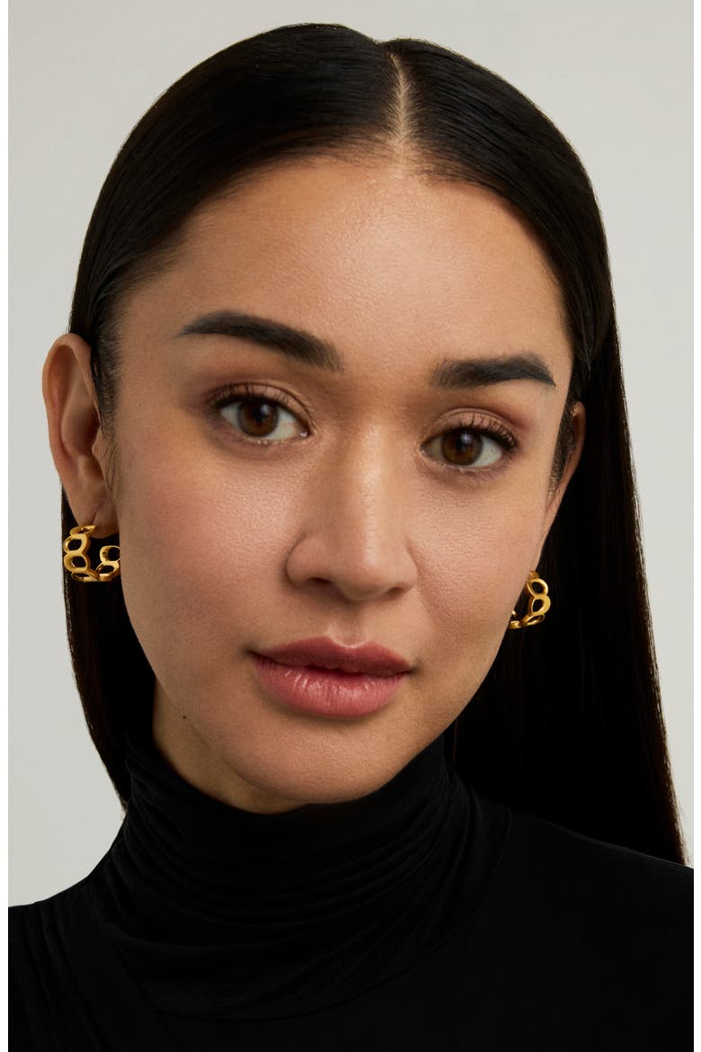 Crosby Link Huggie Hoop Earrings, Alternate, color, YELLOW GOLD