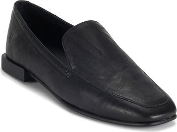 Claire Flat