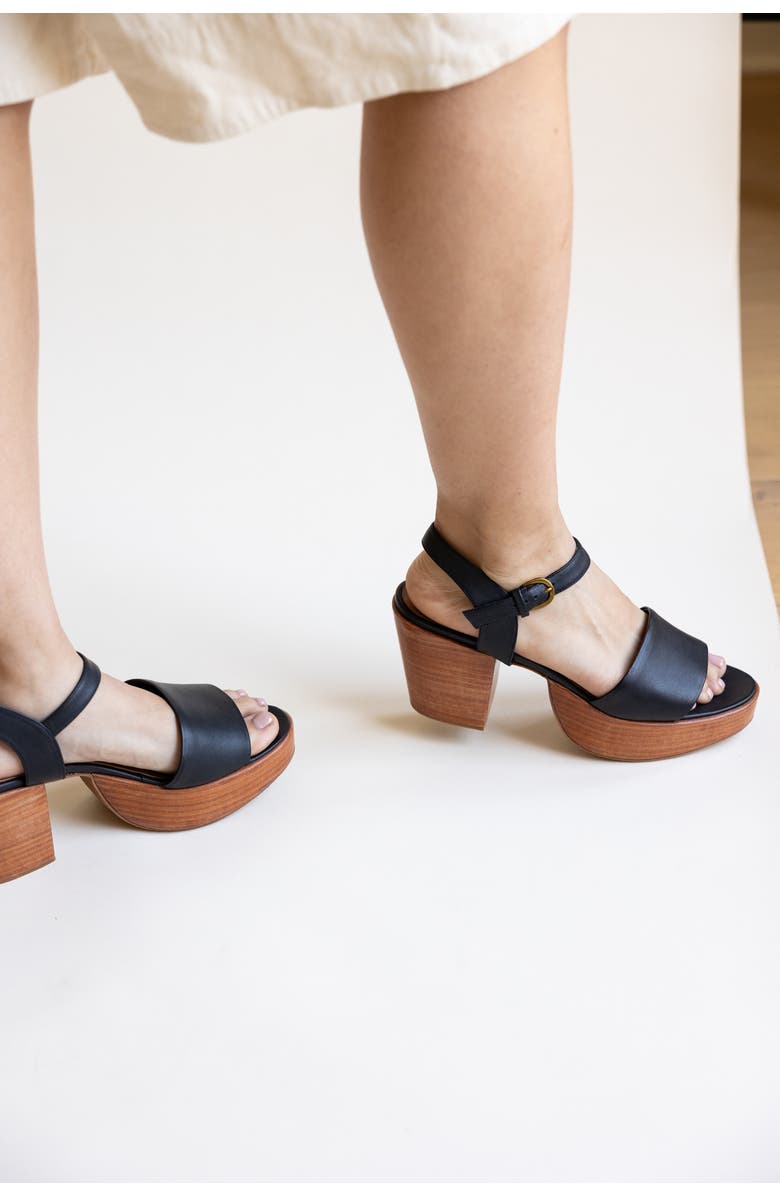Fortress Hannah Platform Clog Sandal, Alternate, color,