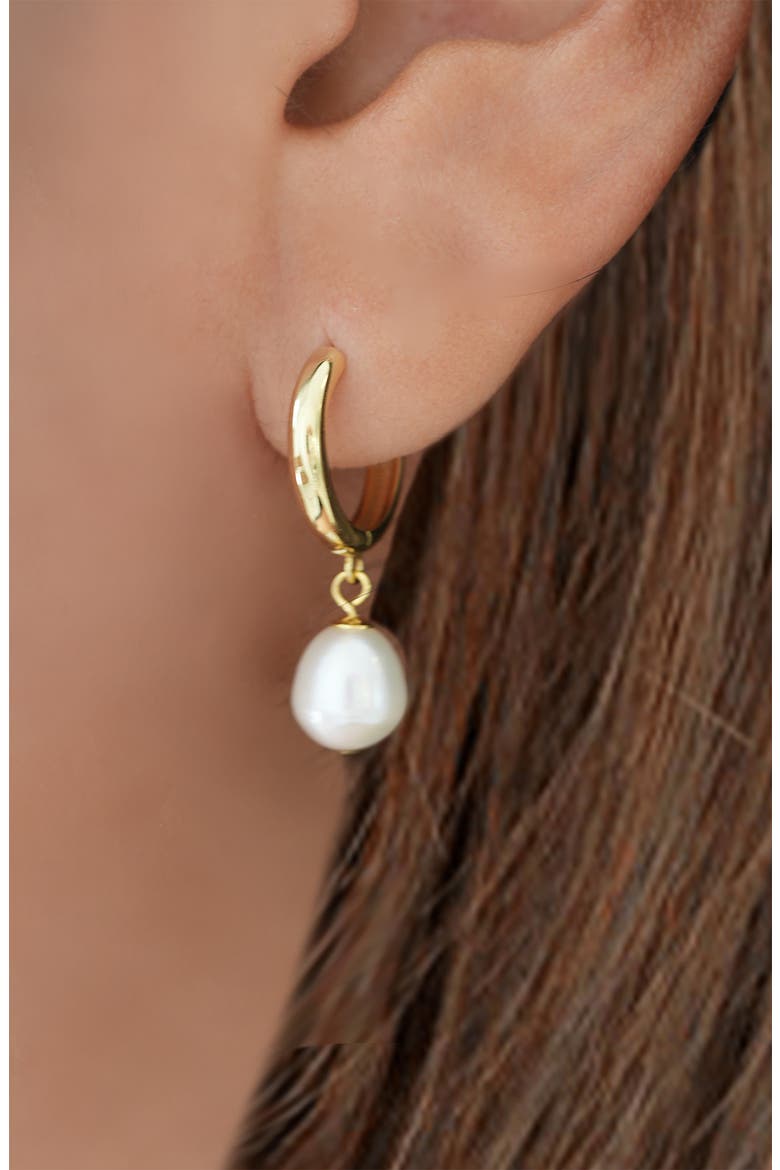 Freshwater Pearl Drop Huggie Hoop Earrings, Alternate, color, GOLD