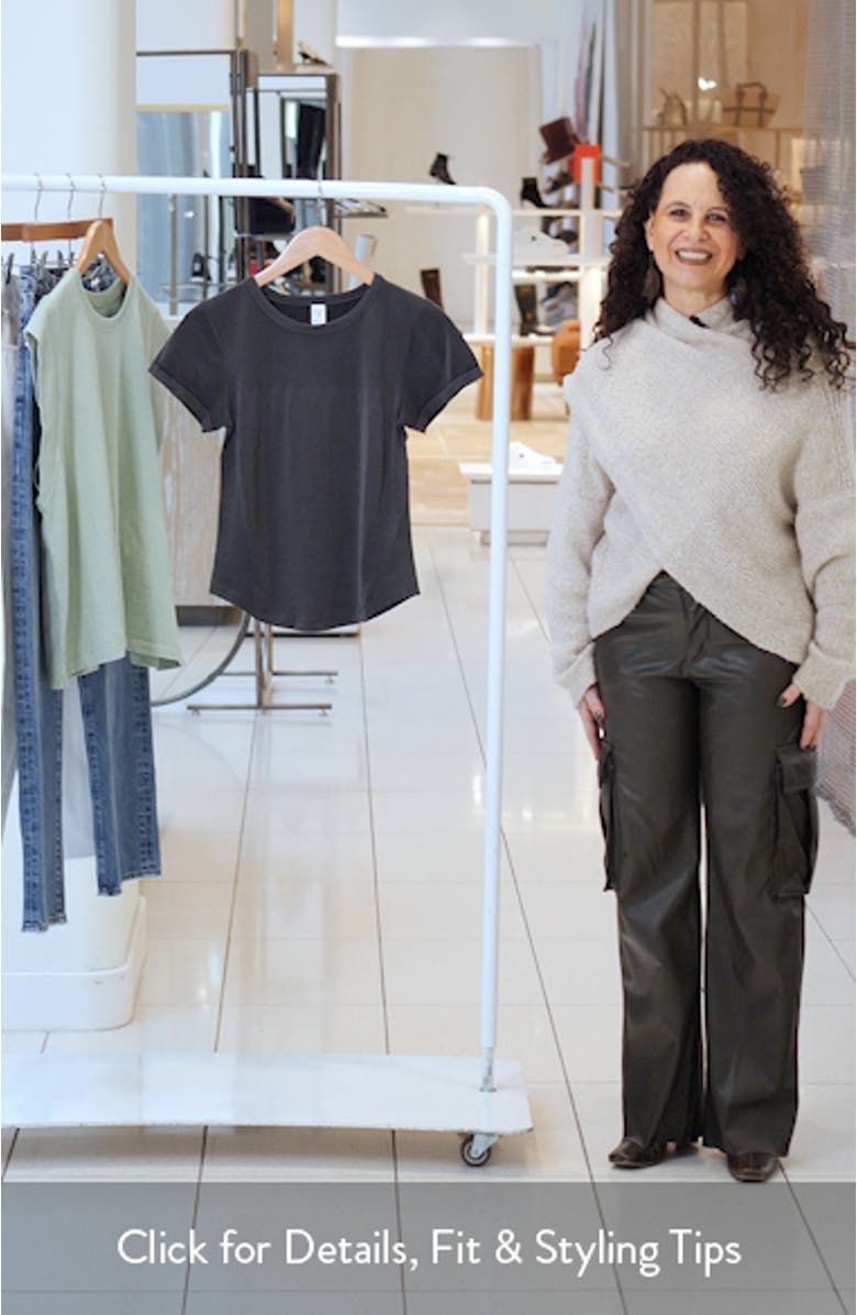 Casper Seamless T-Shirt, sales video thumbnail