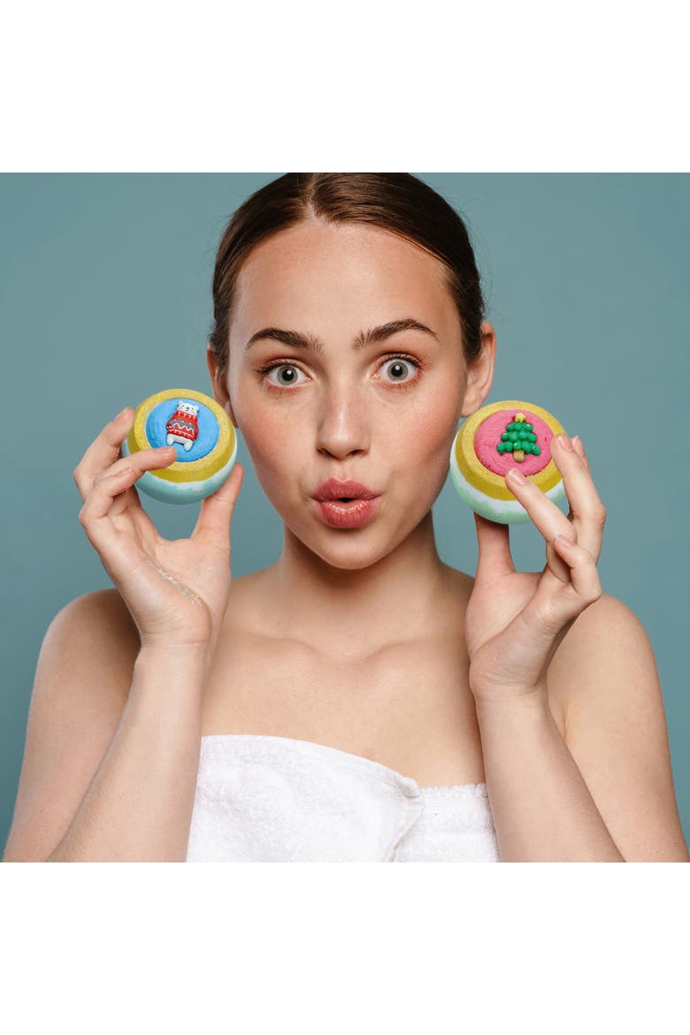 Happy Holidays Aromatherapy Bath Bombs, Alternate, color, Green