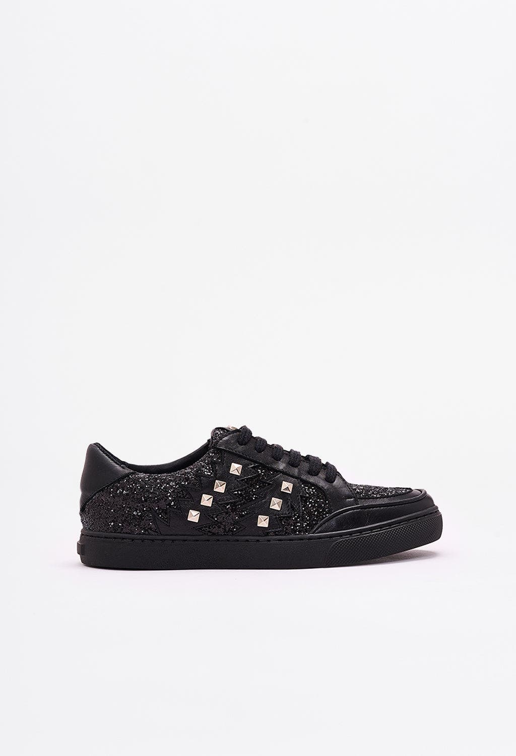 She's got this Sneaker, Alternate, color, Black