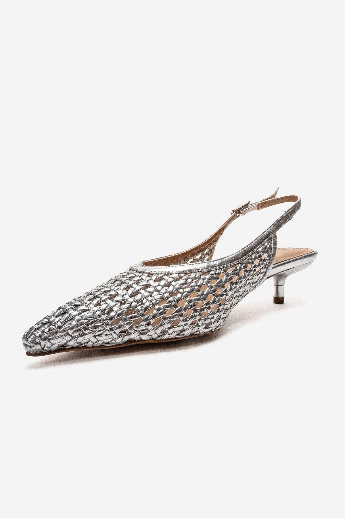 Prologue Shoes Orelis Kitten Heel Pump, Alternate, color, Silver