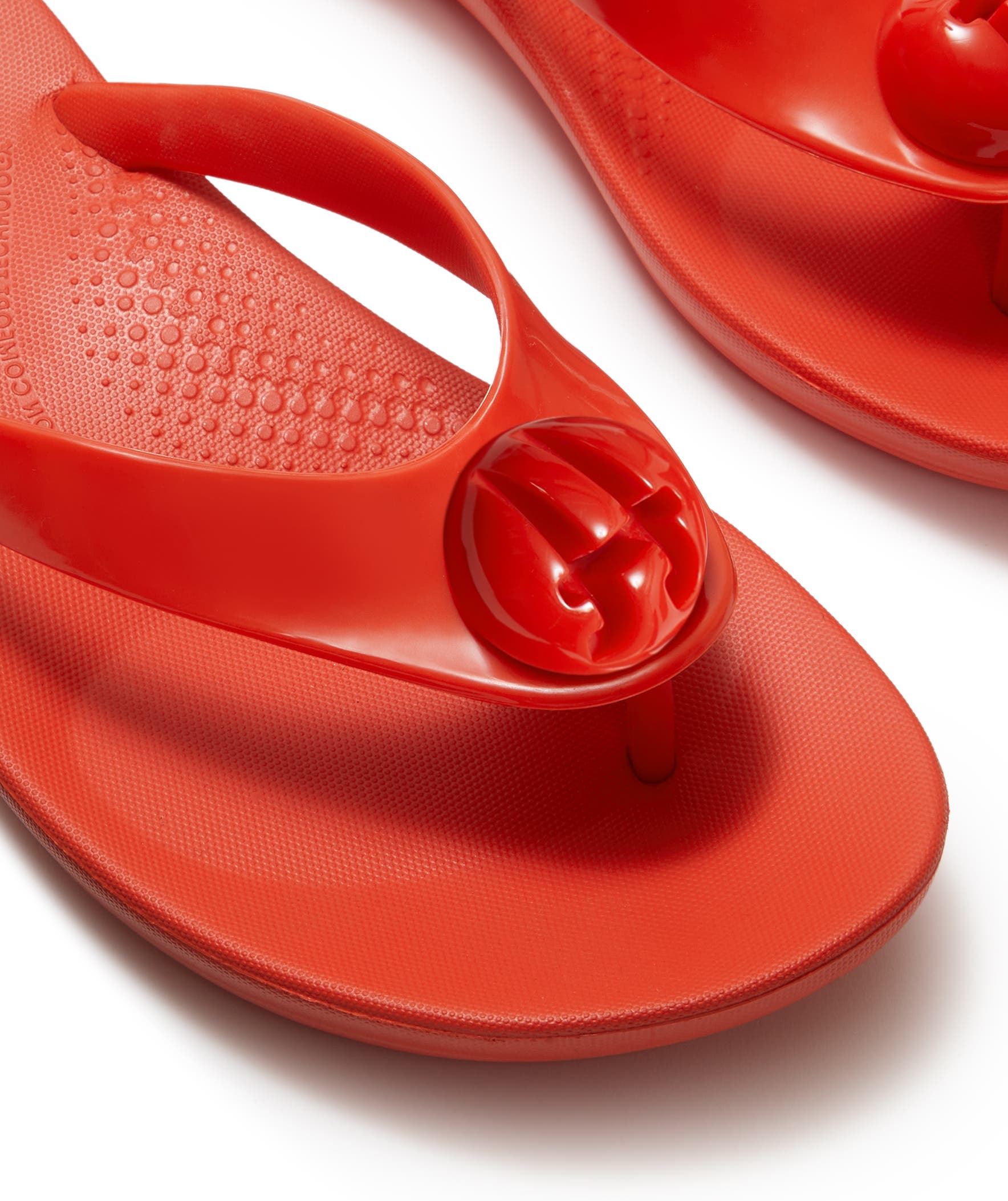 FitFlop Iqushion Glossy Flip-Flops, Alternate, color, Cherry Tomato