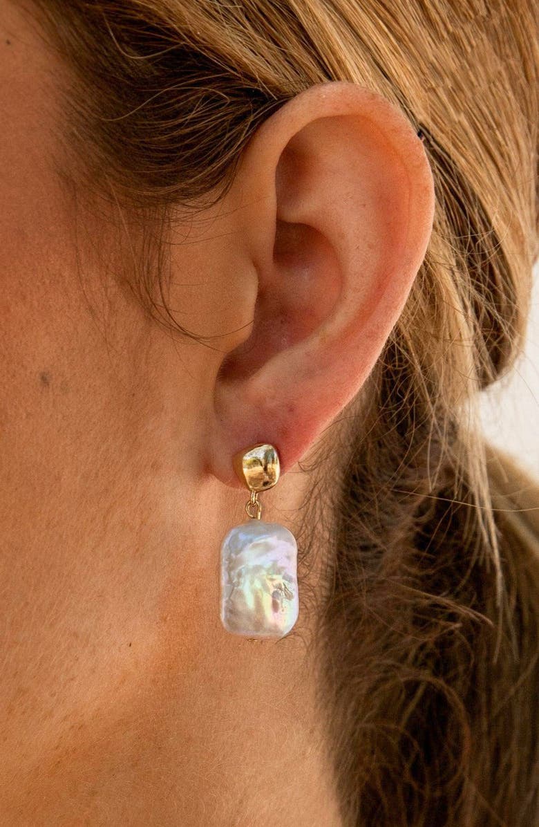 LA MENO Power Pearl Drop Earrings, Alternate, color, Gold / White