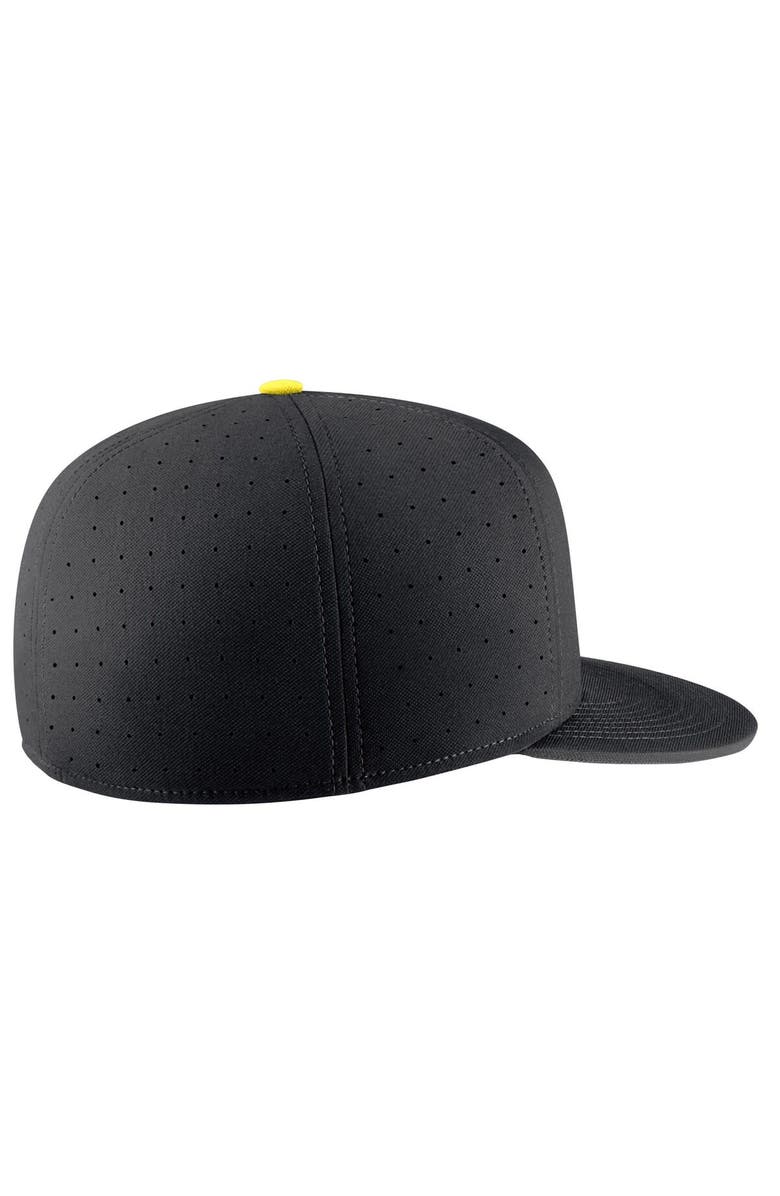 Nike Men's Nike Black Oregon Ducks Aero True Baseball Performance Fitted Hat, Alternate, color,