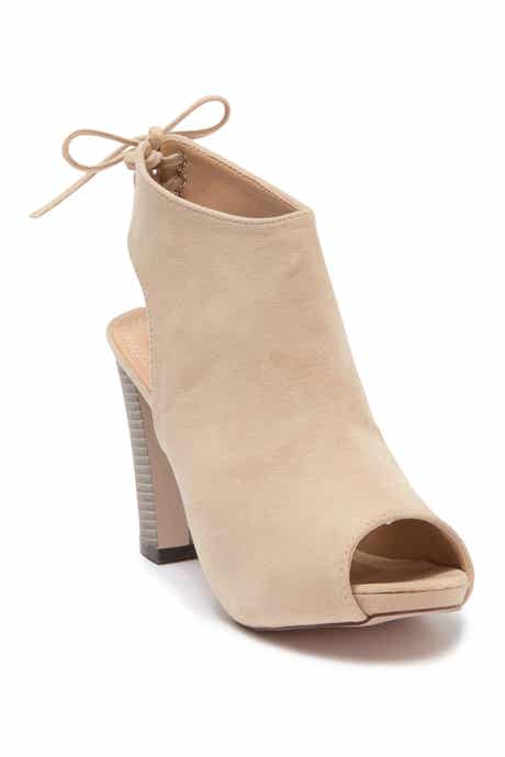 CHASE AND CHLOE Marcy Cutout Bootie