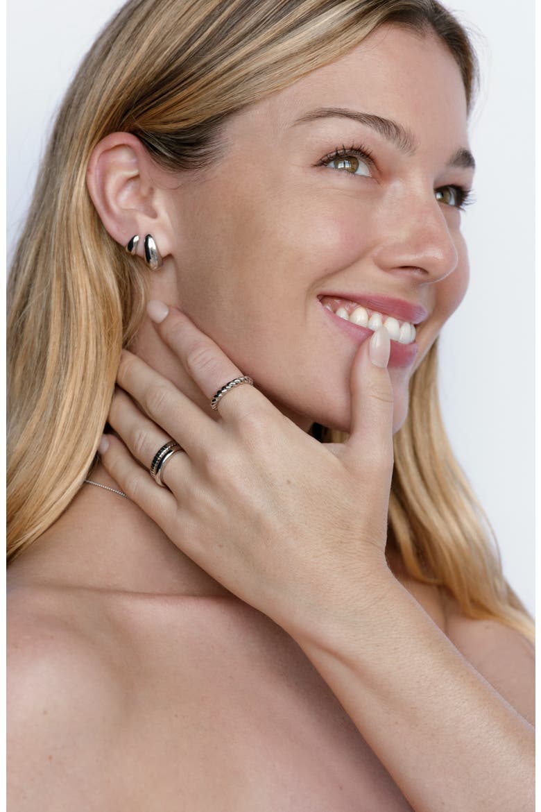 The Classic Claw Set of 2 Hoop Earrings, Alternate, color, SILVER