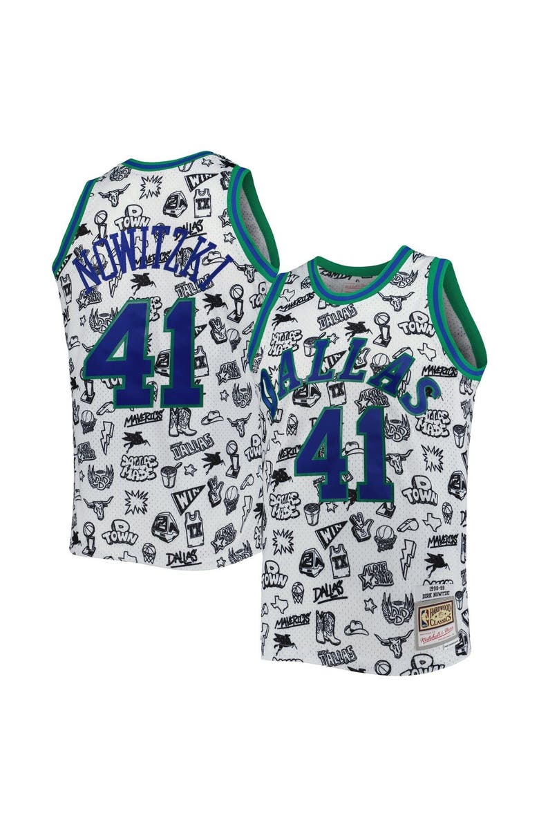 Mitchell & Ness Men's Mitchell & Ness Dirk Nowitzki White Dallas Mavericks 1998-99 Hardwood Classics Doodle Swingman Jersey, Main, color,