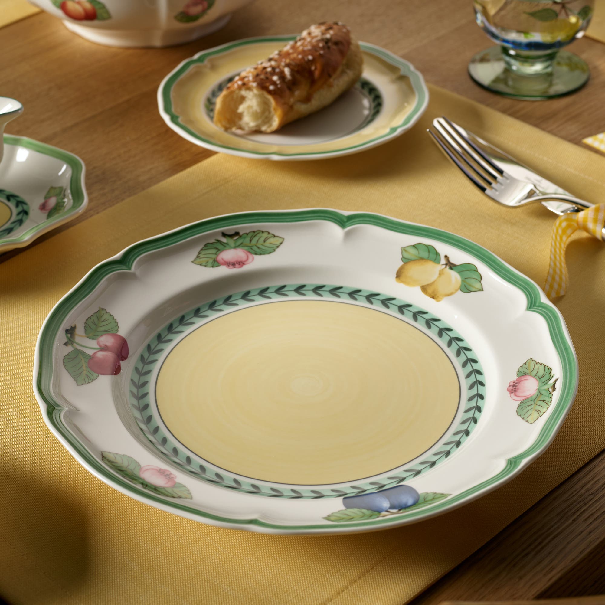 Villeroy & Boch French Garden Fleurence 12 Piece Dinnerware Set