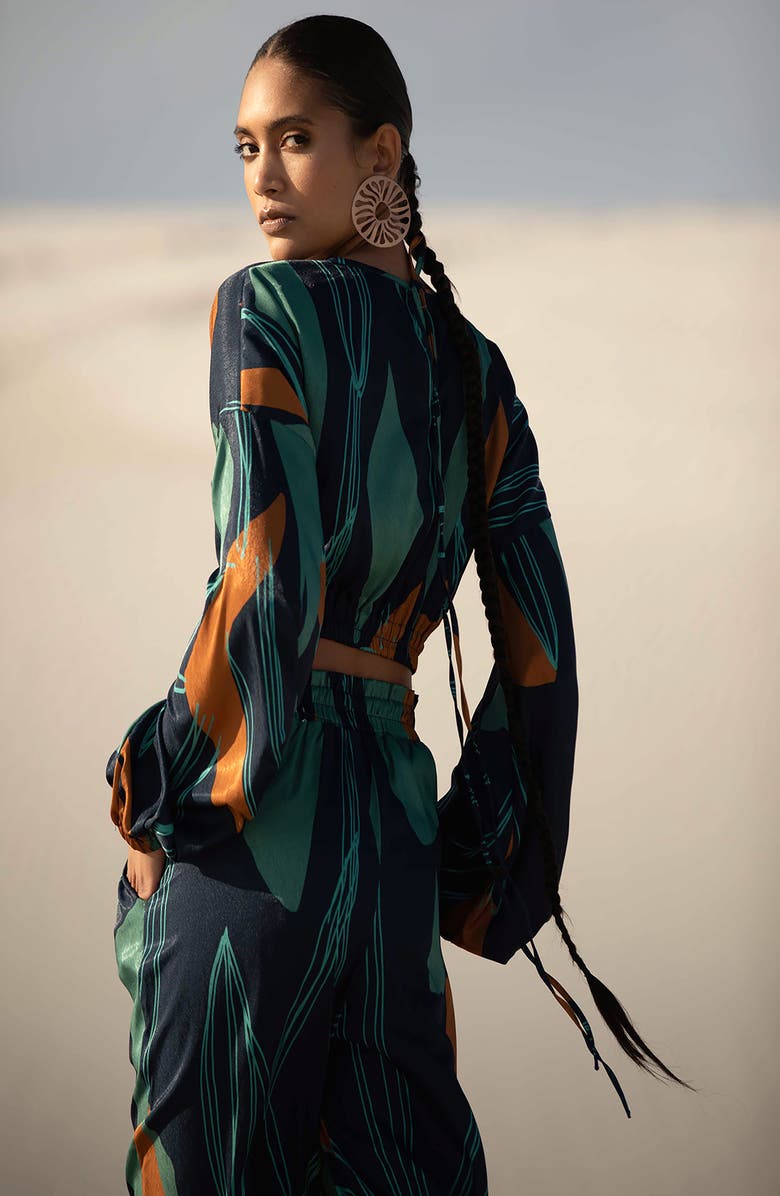 DIARRABLU Sarai Costa Print Blouson Sleeve Crop Top, Alternate, color, 