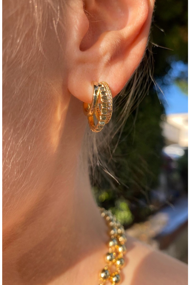 Triple Threat Huggie Hoop Earrings, Alternate, color, Gold