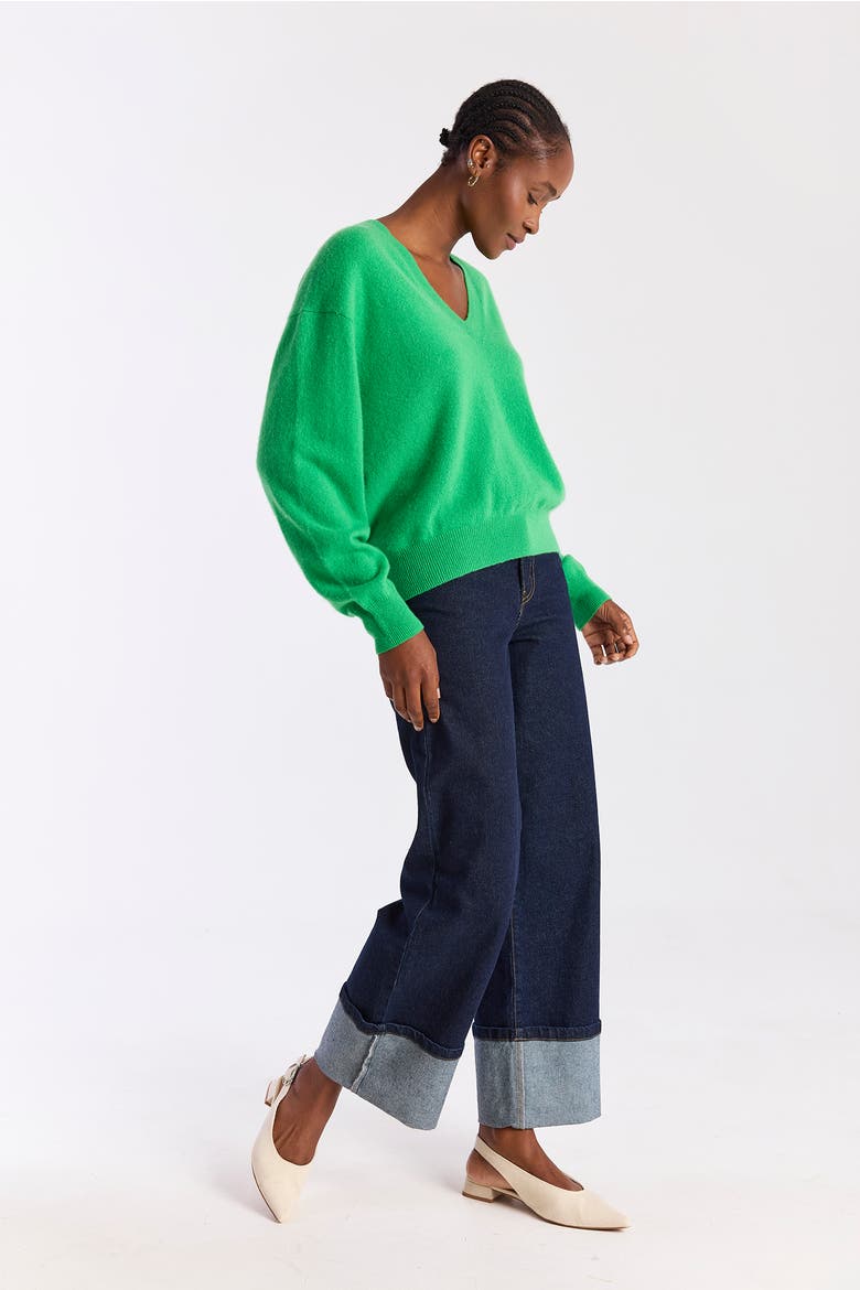 Hailey 100% Cashmere V-Neck Sweater, Alternate, color, Spring Green