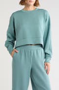 YOGALICIOUS Softlite Zuri Cropped Sweatshirt