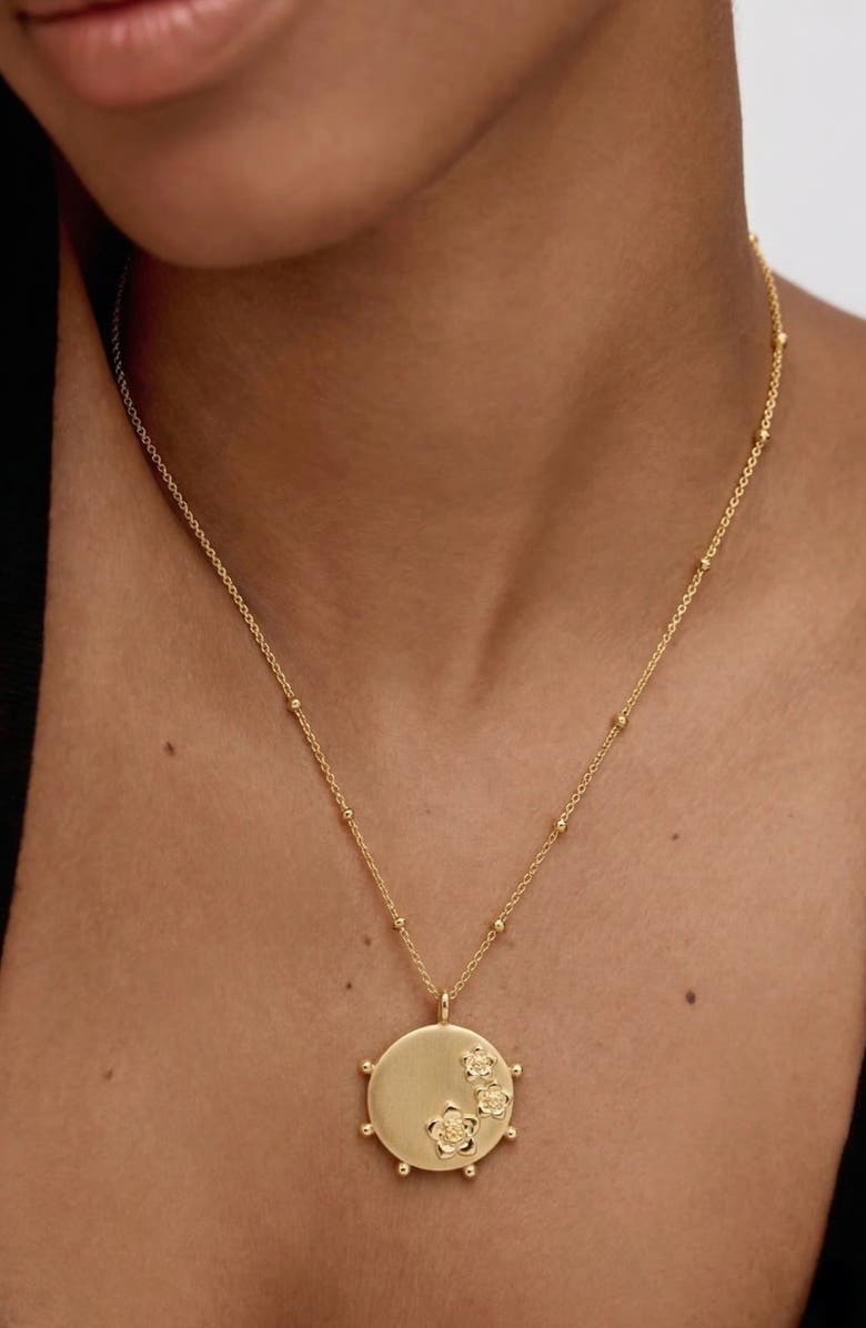 YOJ Mali Flower Pendant Short Necklace in Gold, Alternate, color, Gold