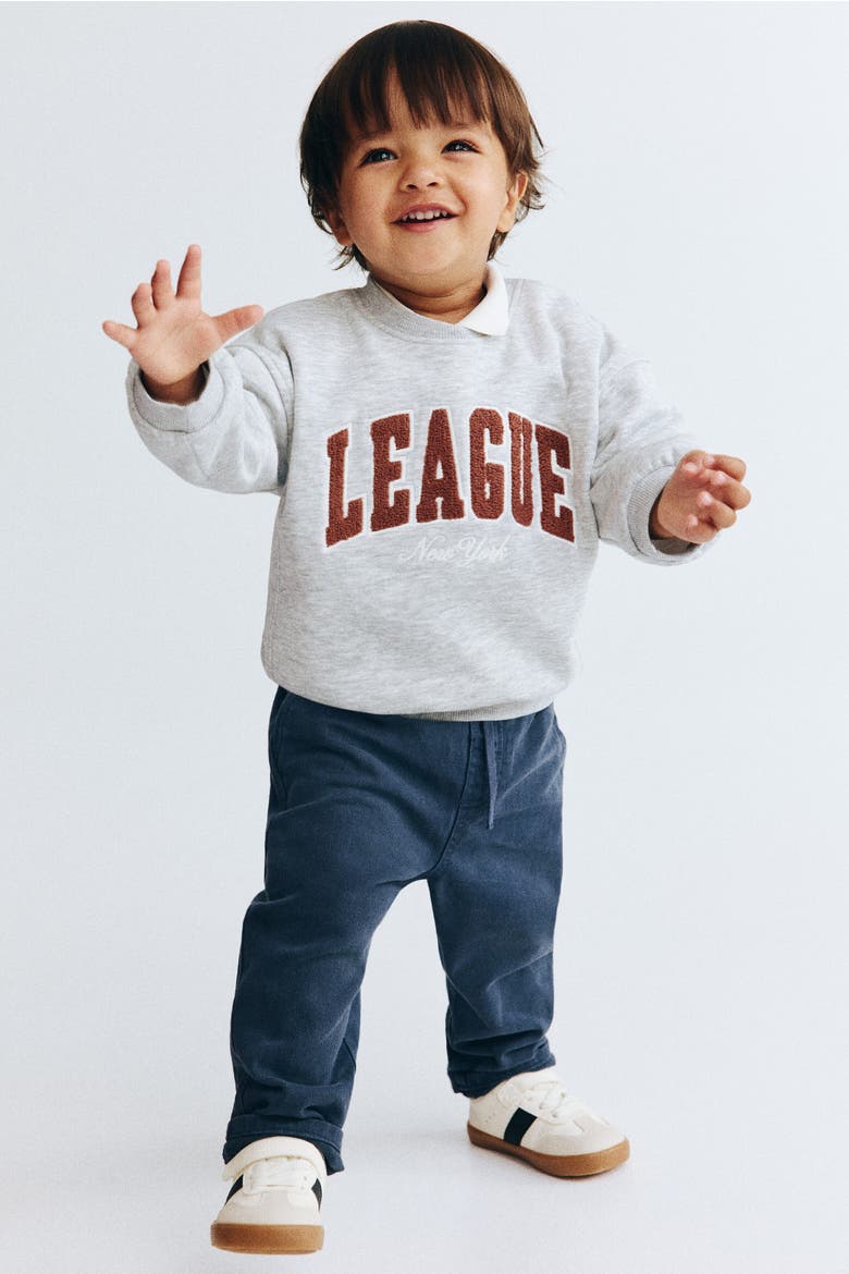 Sweatshirt With Motif, Alternate, color, Light gray/League