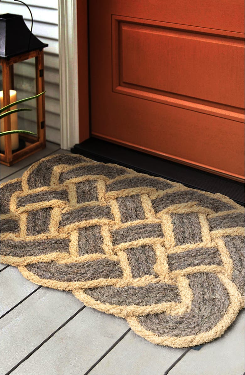 JONATHAN Y Maeve Classic Coastal Scalloped Basketweave Coir Indoor/Outdoor DoorMat, Alternate, color, Gray/Bleach