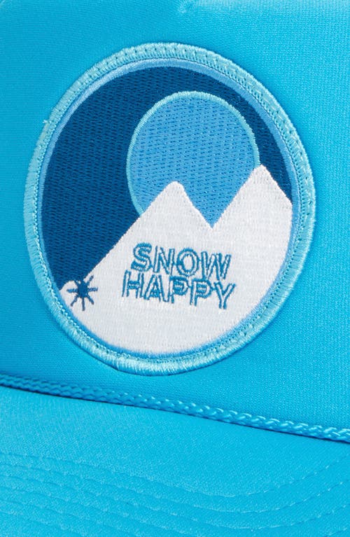 Friday Feelin ' Snow Happy Patch Trucker Hat In Blue
