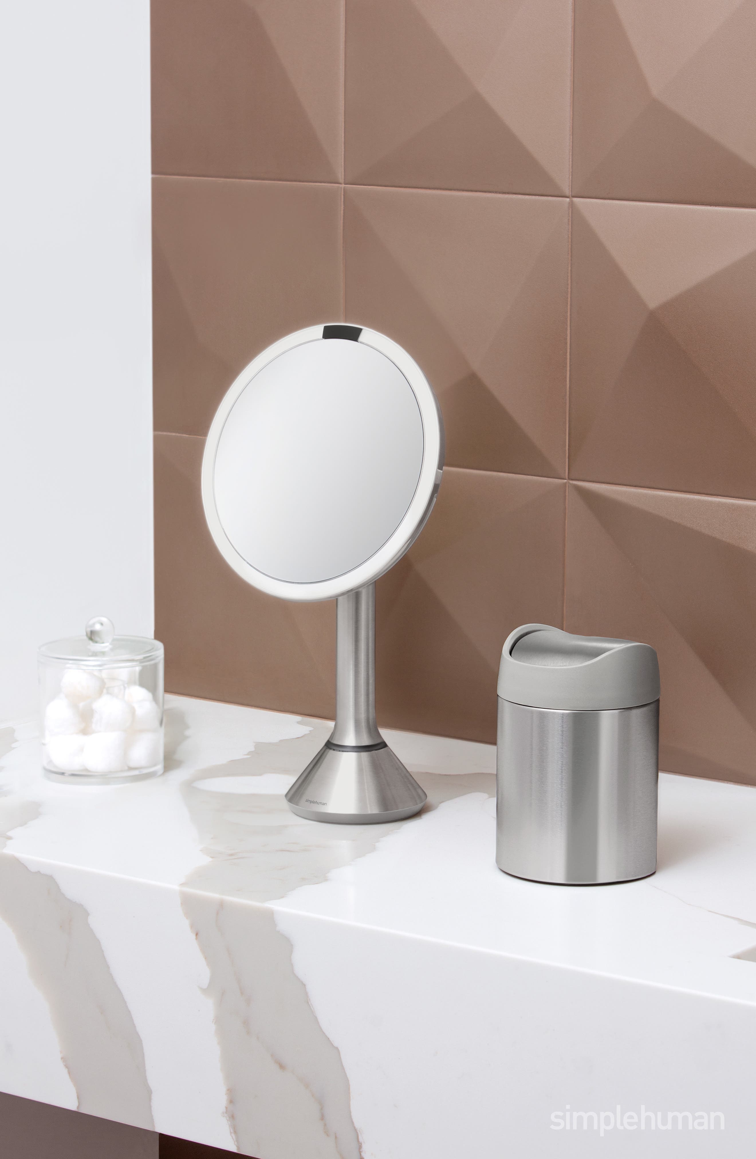 Настольное зеркало simplehuman Sensor с сенсором и подсветкой 8 дюймов — фото 4