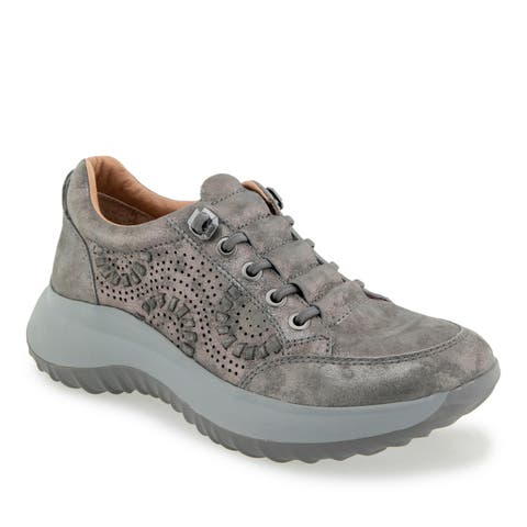 Ginny Sneaker