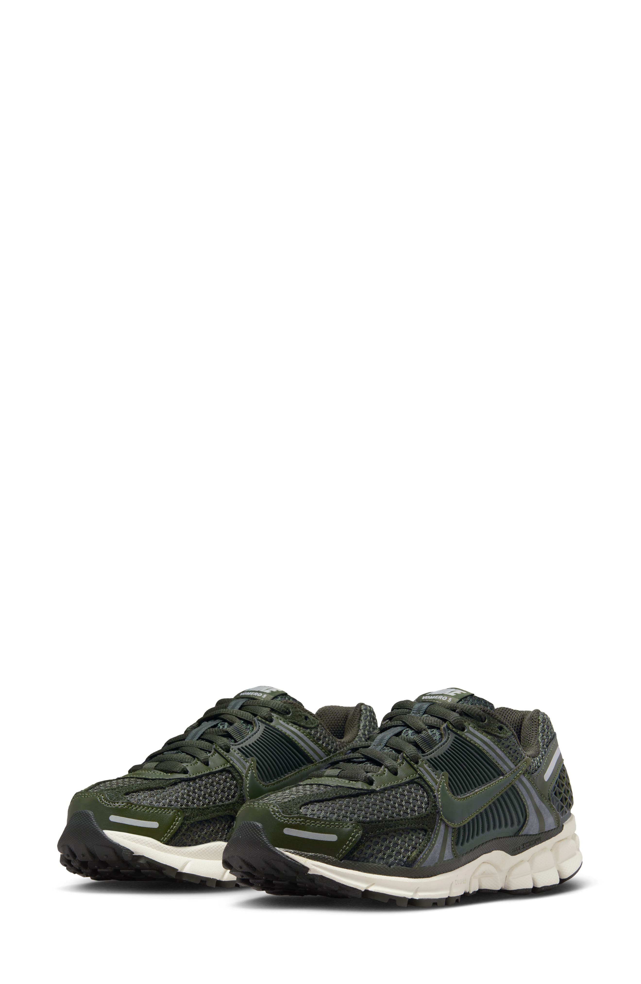 Nike Zoom Vomero 5 Sneaker, Main, color, 