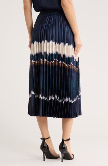 Pleated Pull-On Skirt