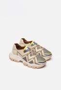 Clara Barcelo Appearance v. reality Sneaker