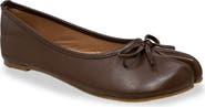 CHASE AND CHLOE Saphira Split Toe Ballet Flat