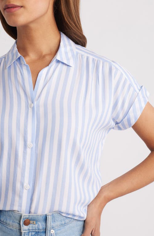 Beachlunchlounge Daria Stripe Short Sleeve Button-up Shirt In Blue Veil