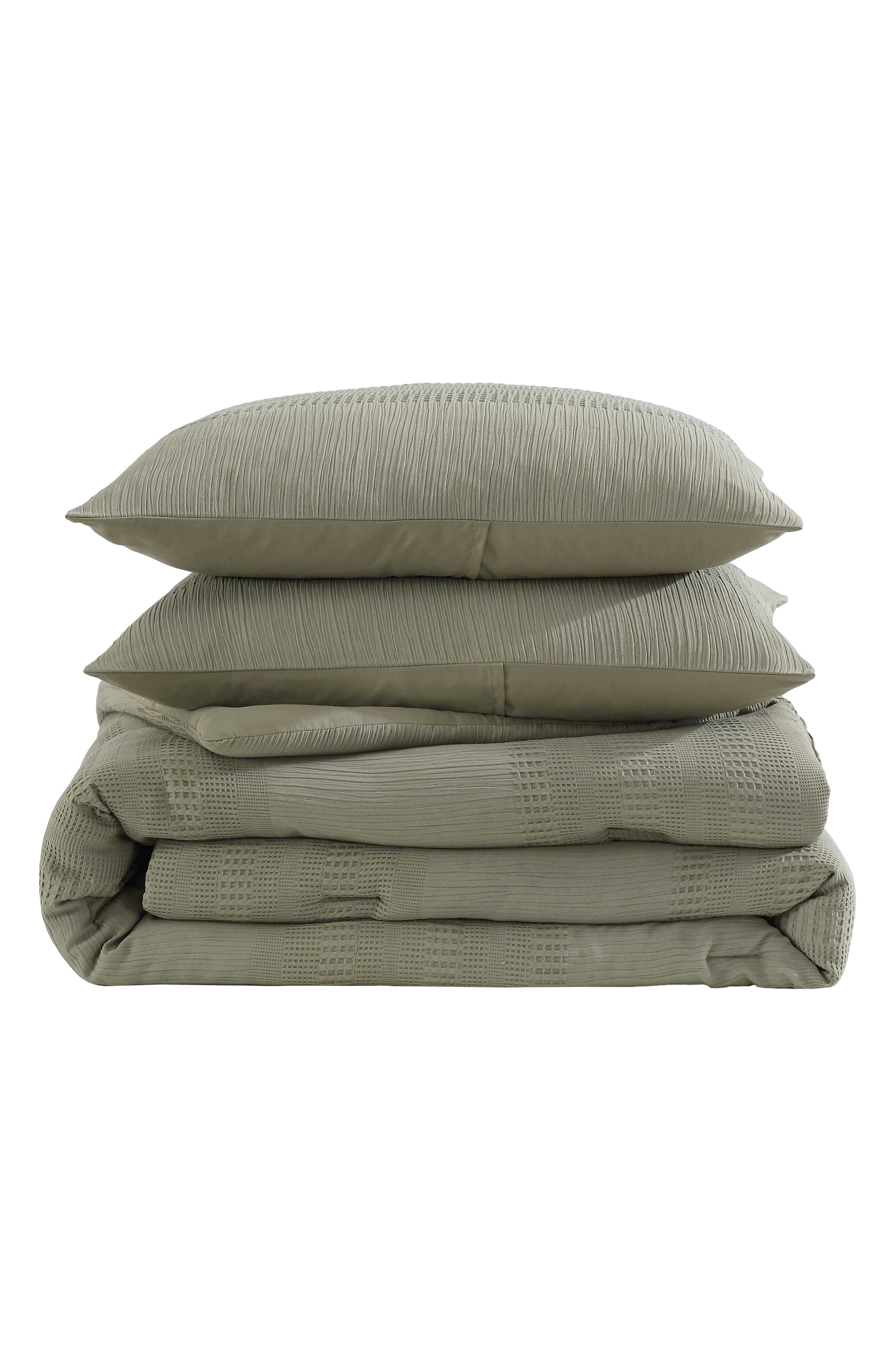 MEDIUM / DARK GREEN