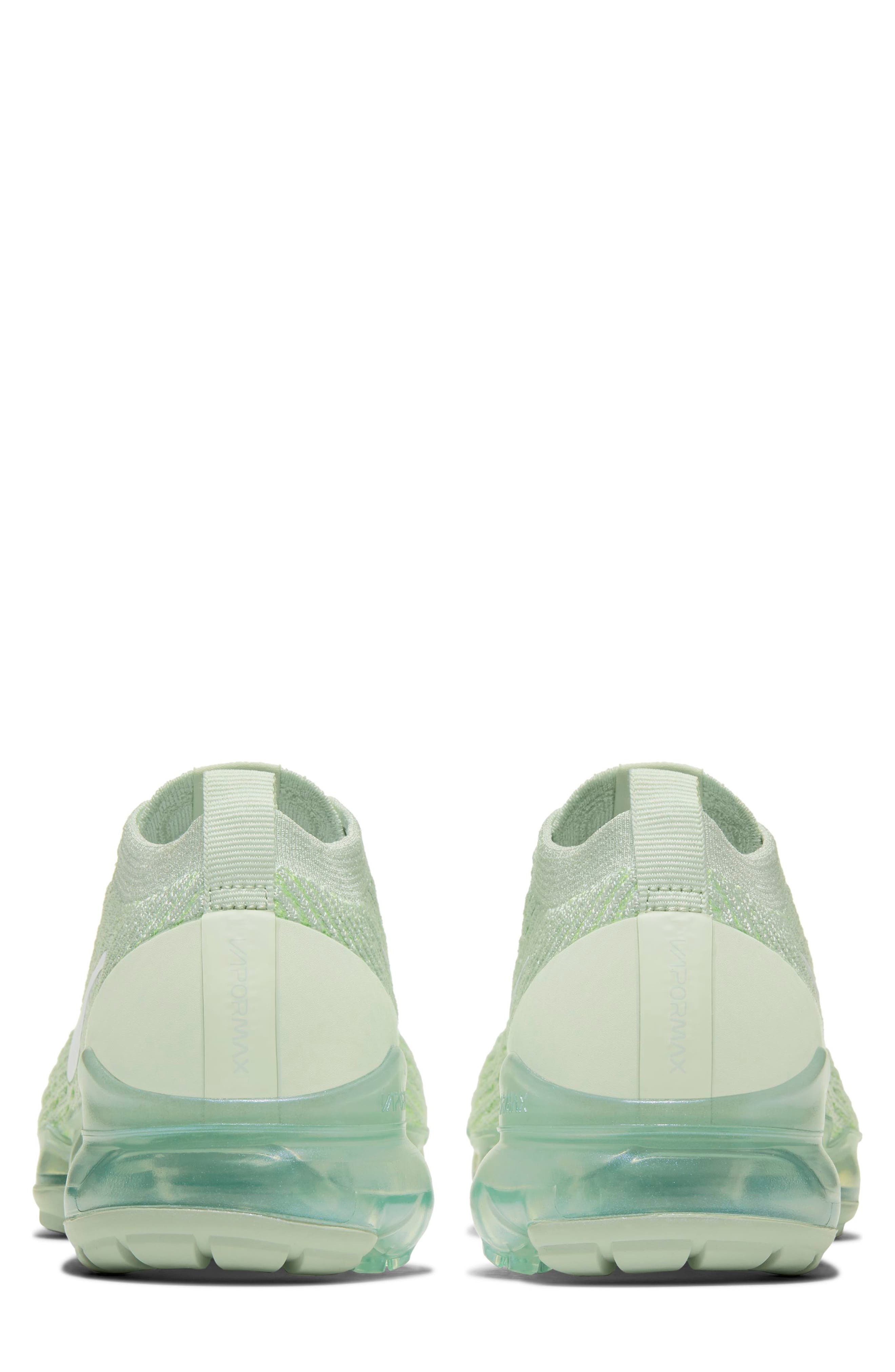 Nike Air VaporMax Flyknit 3 Sneaker, Alternate, color, 