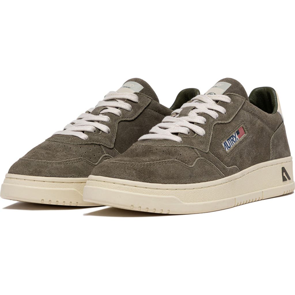 Autry Medalist Low Sneakers In Green Leather In Multi