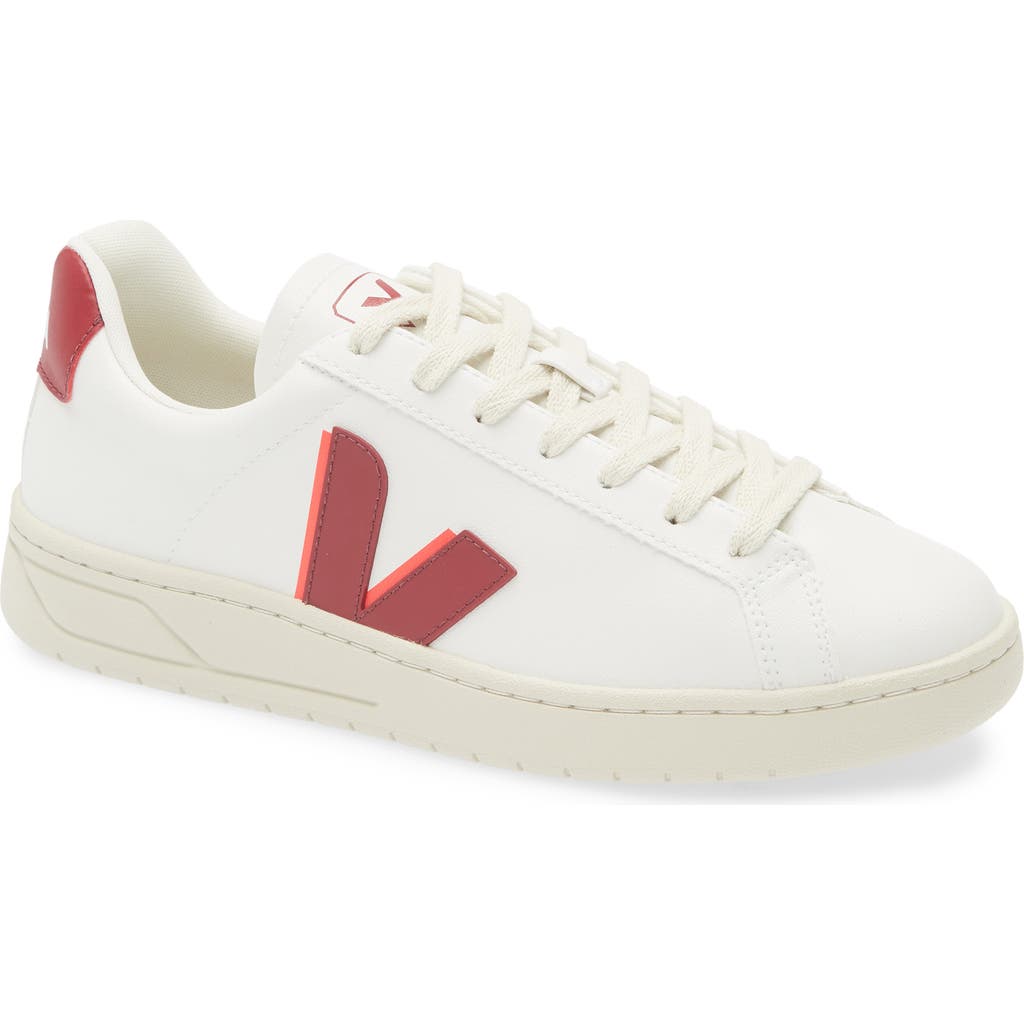 Veja Urca CWL Sneaker in White Marsala Rose
