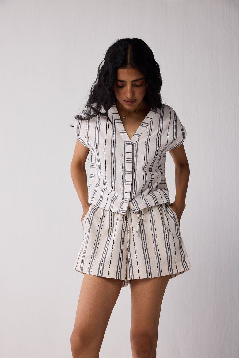 Regular Drawstring Shorts in Stripes, Alternate, color, Linear Canvas