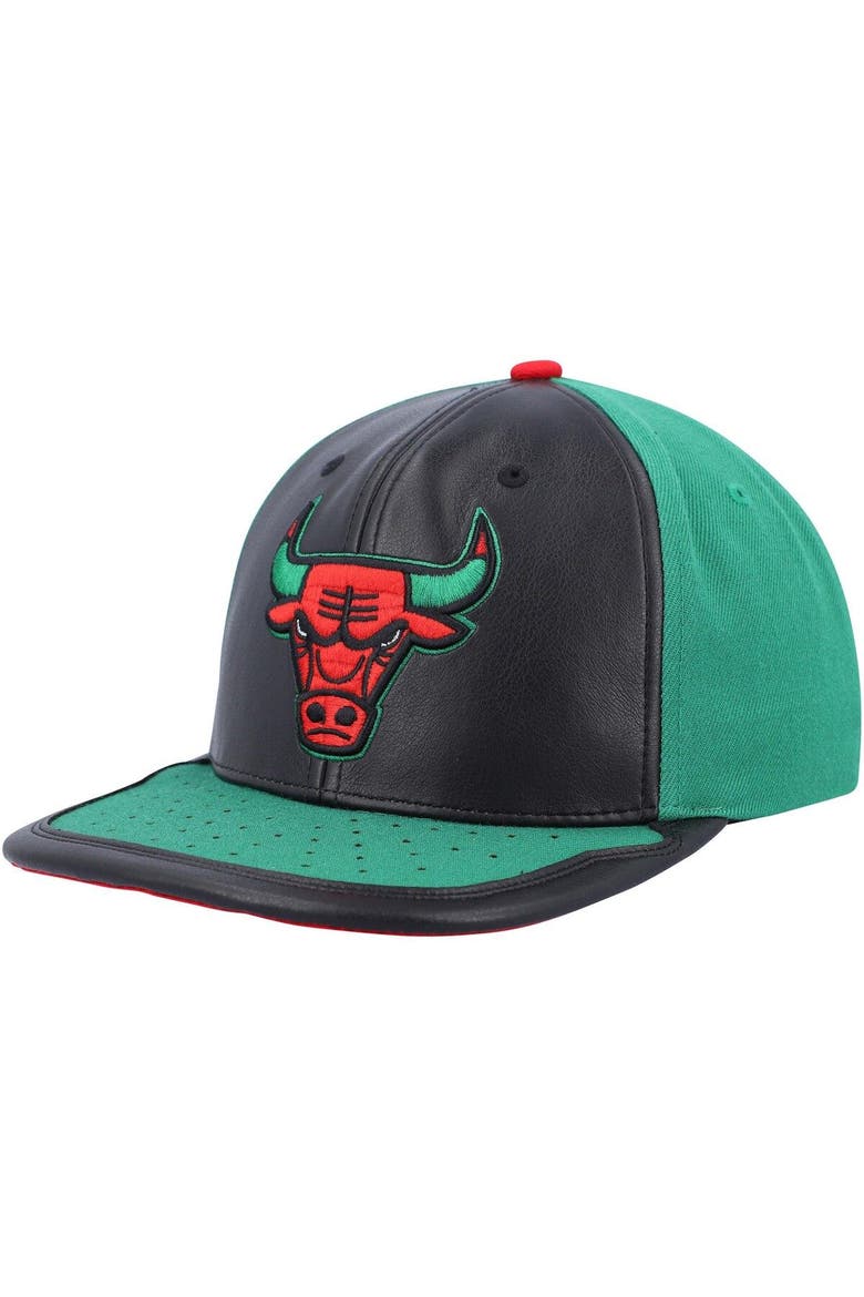 Men's Mitchell & Ness Black/Green Chicago Bulls Day One Snapback Hat, Main, color, Black