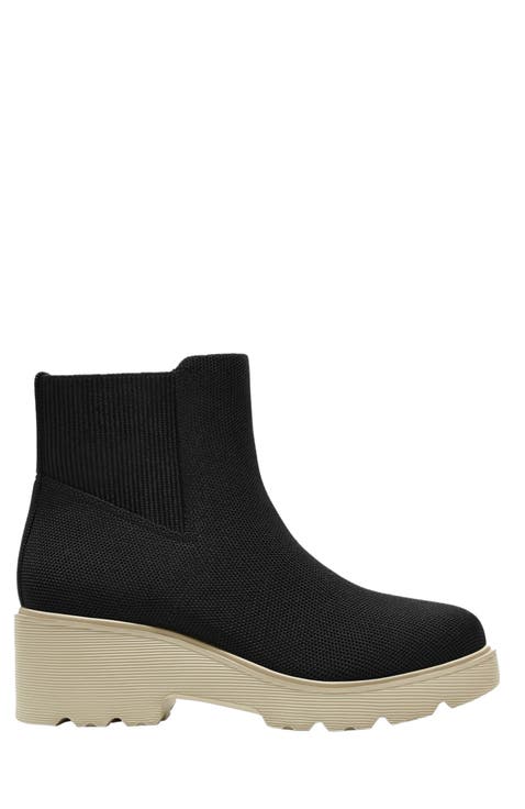 Round-Toe Chunky Platform Travel Boots (Everly)