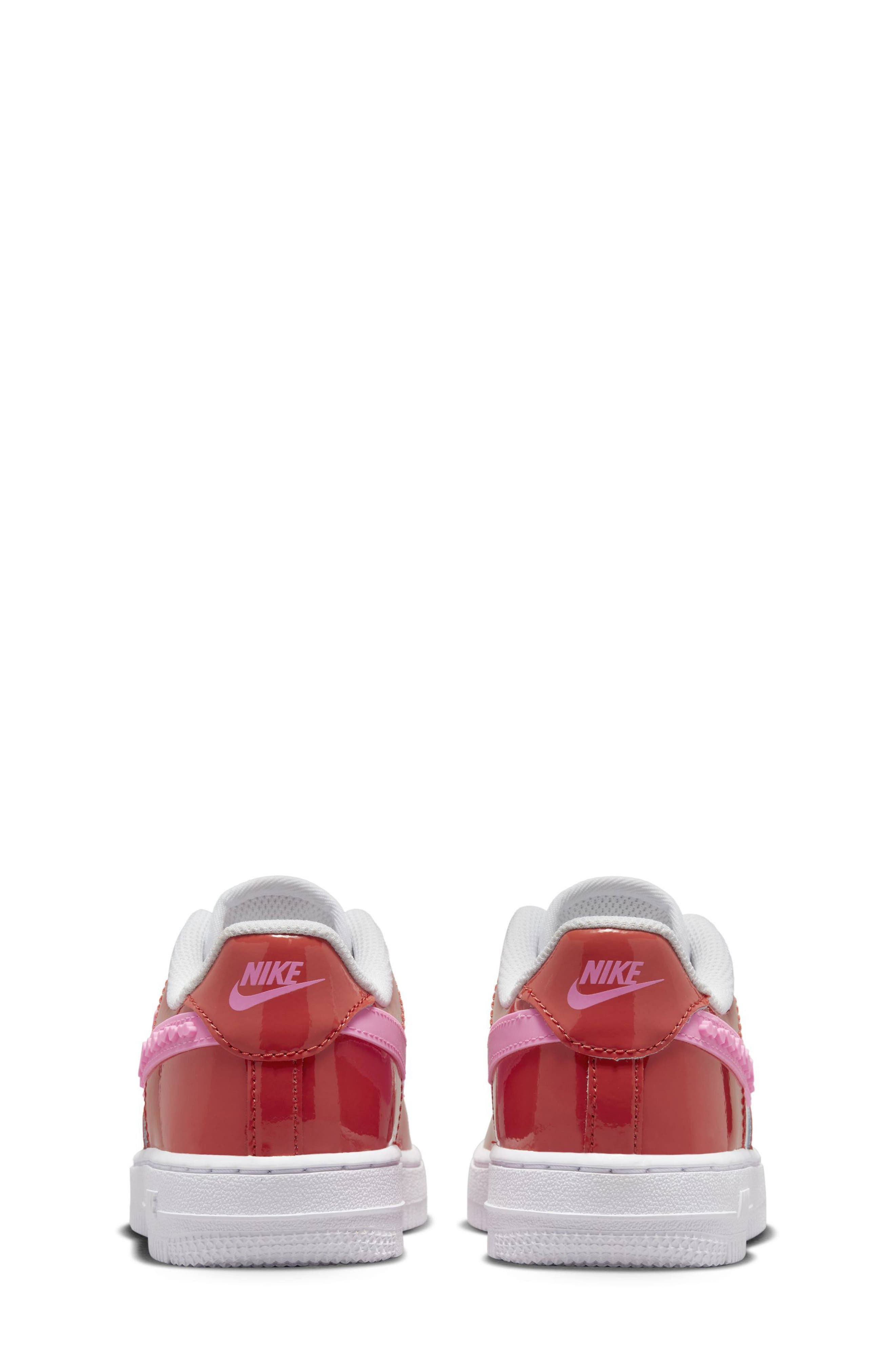 Nike Force 1 LV8 3D Hearts Basketball Sneaker, Alternate, color, 