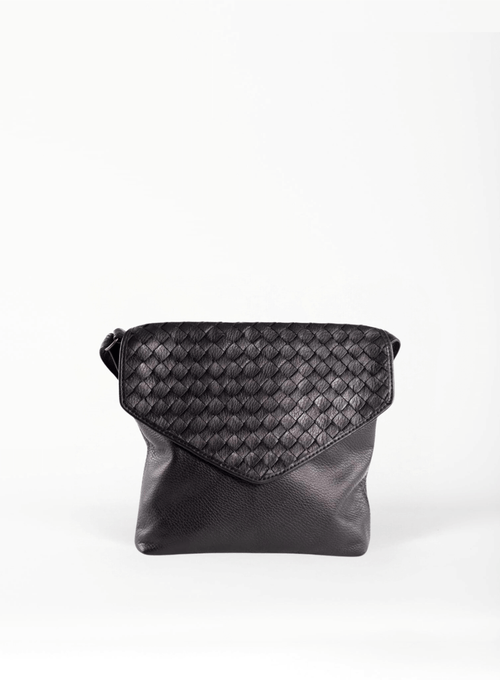Deux Mains Envelope Crossbody In Black