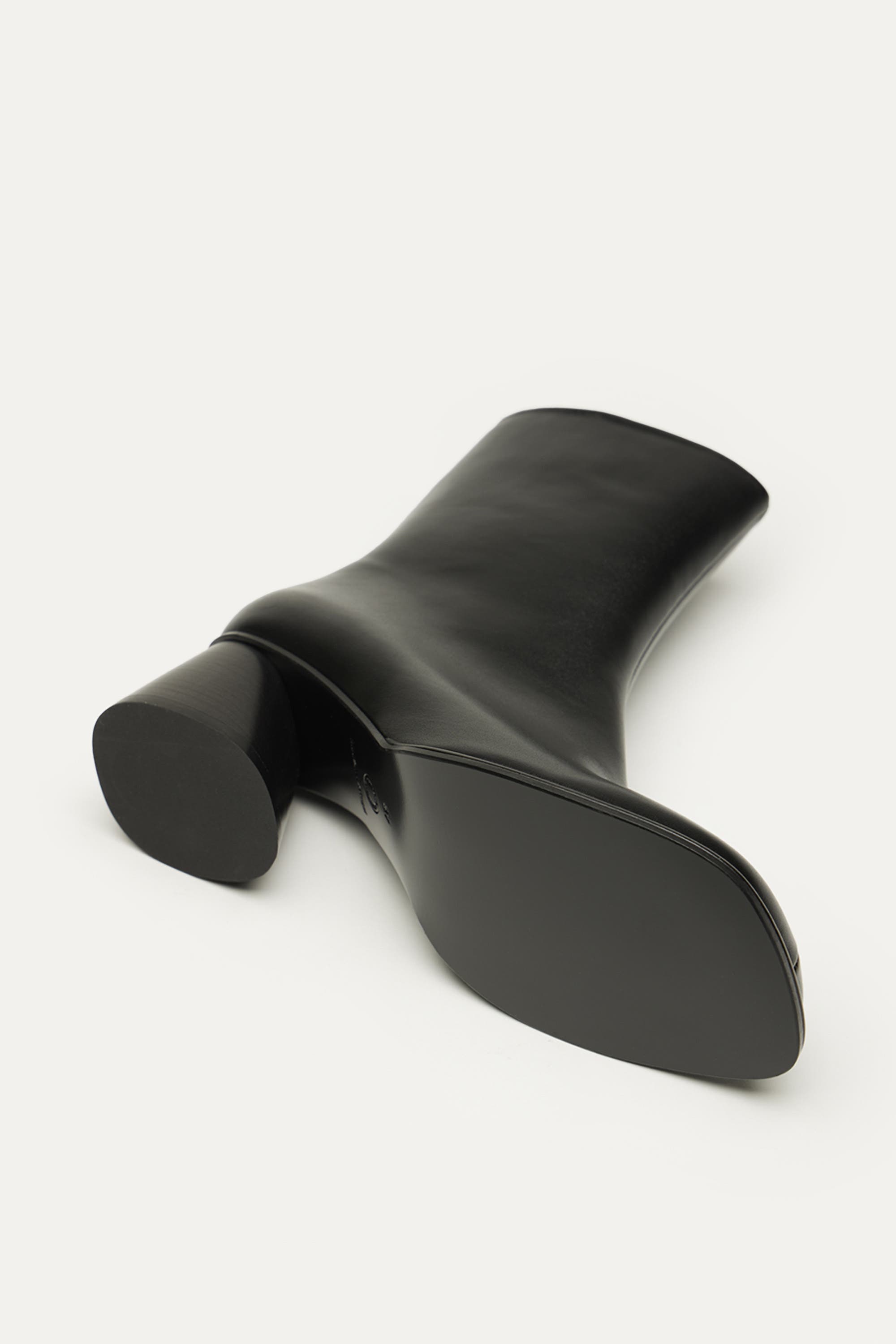 WANT Les Essentiels Holton Smooth Leather Heeled Boots, Alternate, color, Black