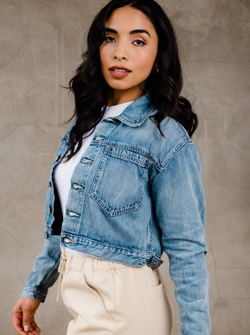 Able Madelin Cropped Jacket In Light Indigo Wash