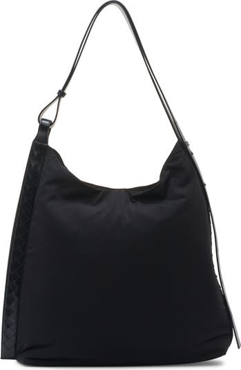 ★OVHEE★ Flume Nylon Hobo BagBlack Flume Suede Hobo Bag - Black 부드러운 터치감과 고급스러운