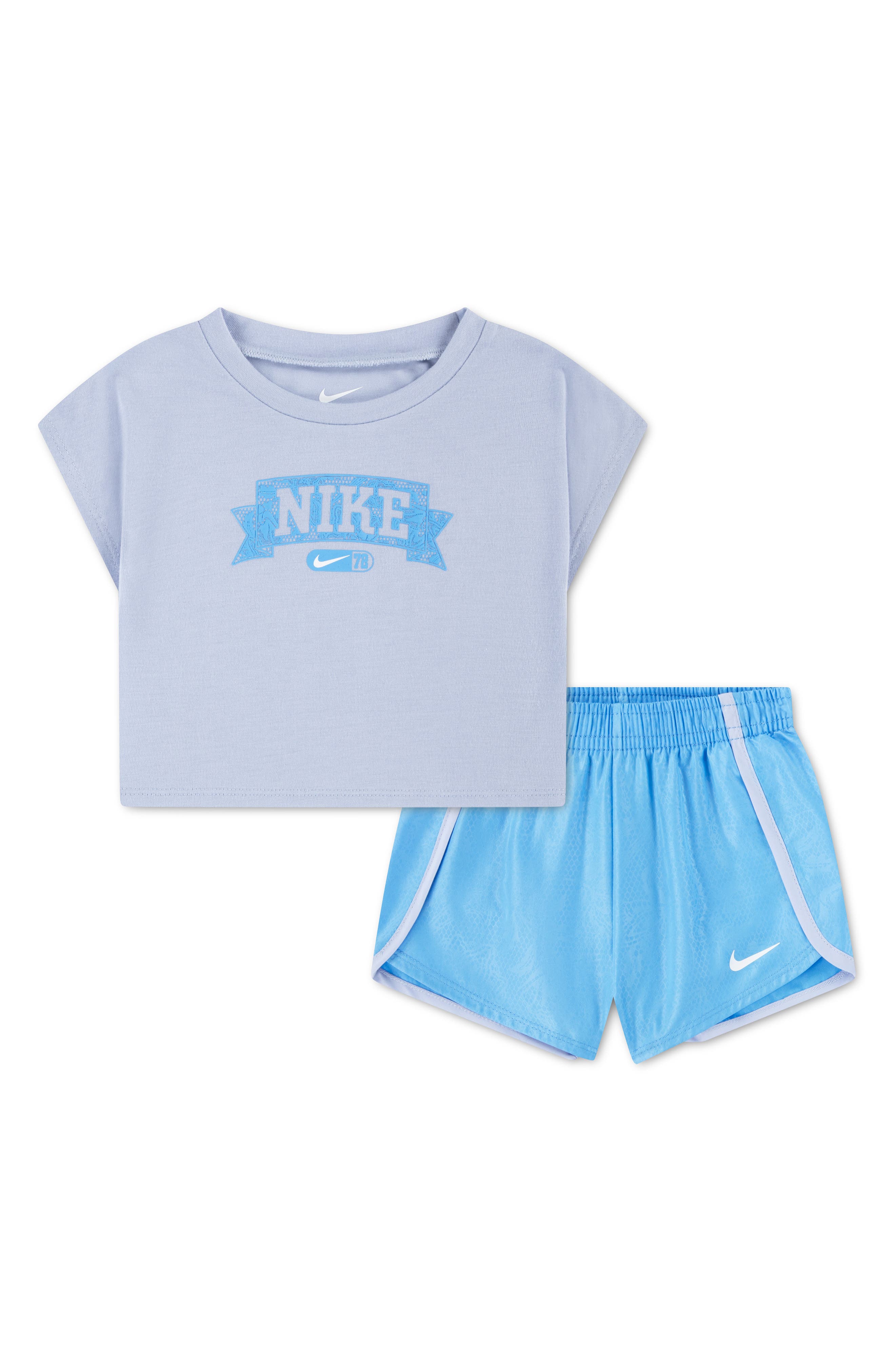Nike Sprinter Graphic T-Shirt & Shorts Set