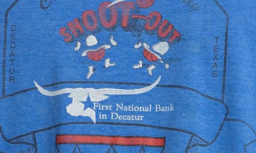 Elwood Vintage Chisholm Shootout Graphic T-shirt In Blue