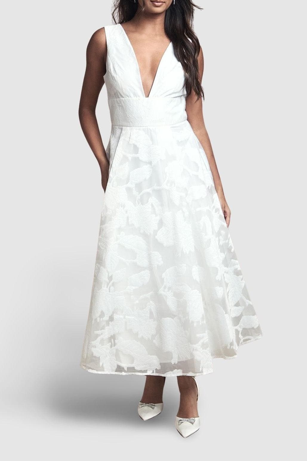 uo dallas plunging v-neck midi dress UO Dallas Plunging V-Neck Midi Dress