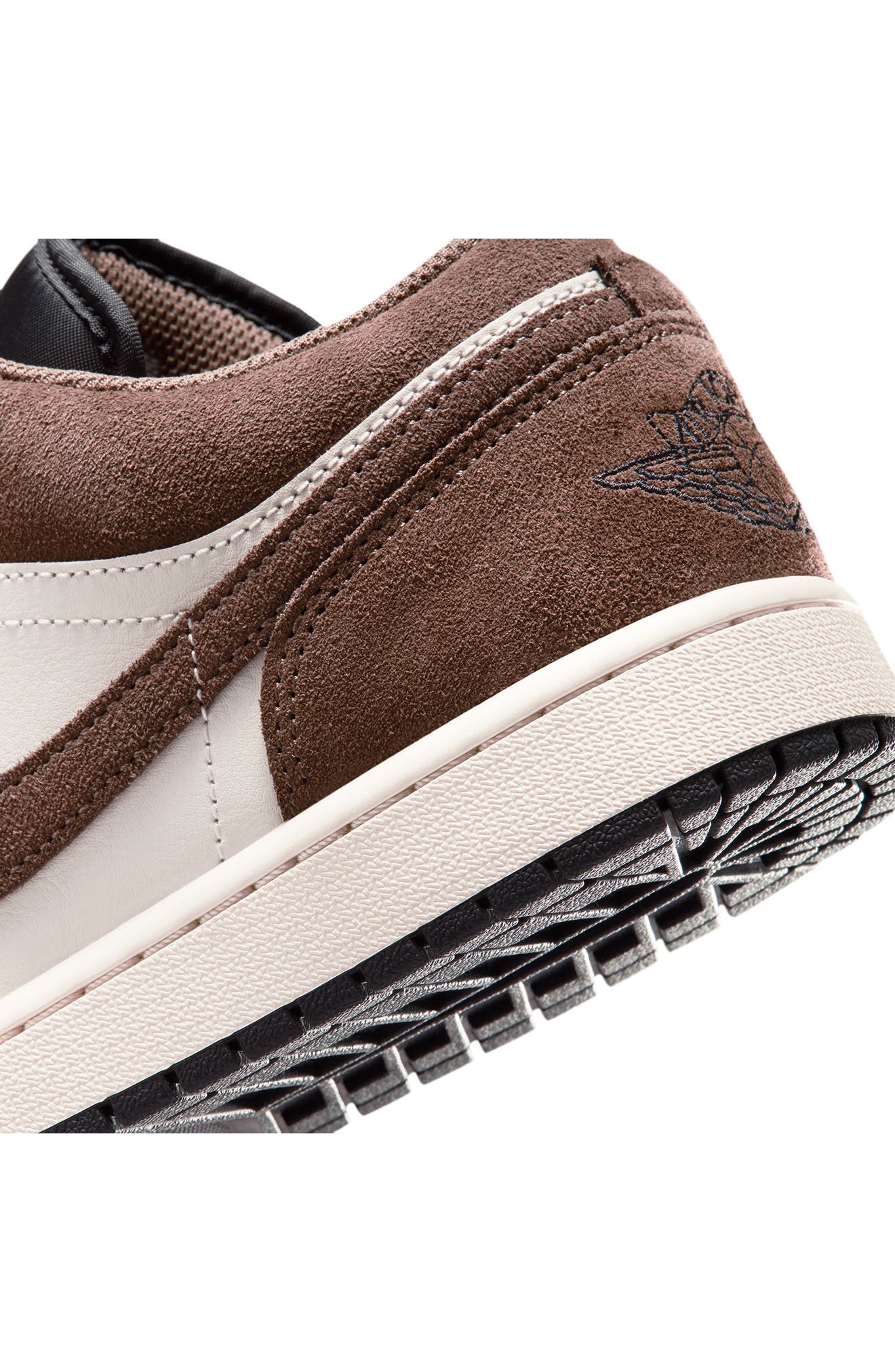 Мужские кроссовки Nike Air Jordan 1 Low Basketball Sneaker — фото 8