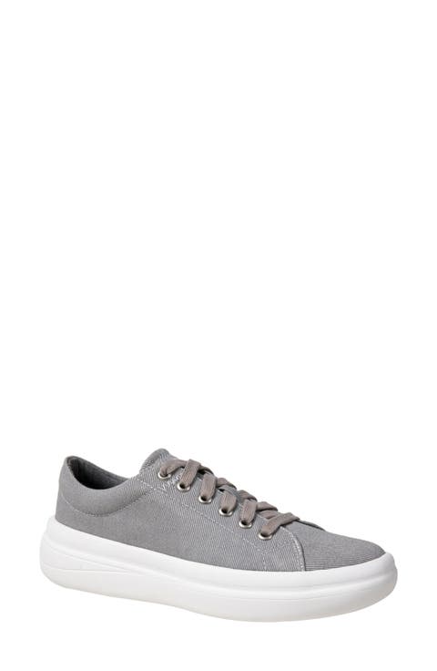 Makenna Sneaker